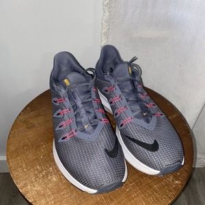 Nike Womens Size 9.5 Sneakers Shoes Quest AA7412-003 Gray